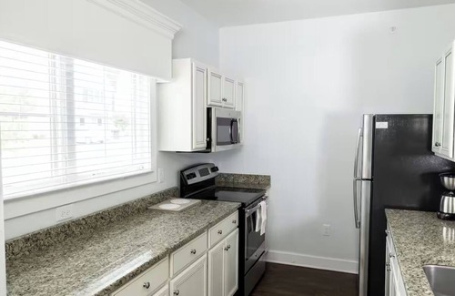 Lackey Complejo | 4 1BR Estate Units w/Garden Views + Premium Touches Near Jamestown