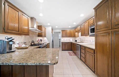 Broken Arrow Casa | 4/2 BR Ranch House on Golf Course in Broken Arrow