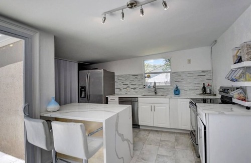 Lake Worth Casa | 4/2 Gem w/ Private Pool