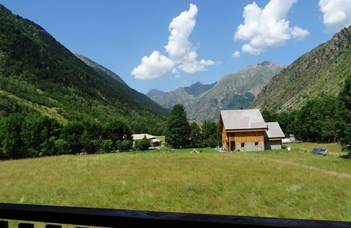 La Chapelle-en-Valgodemard Apartamento | 4/6 person duplex apartment in chalet, balcony, swimming pool