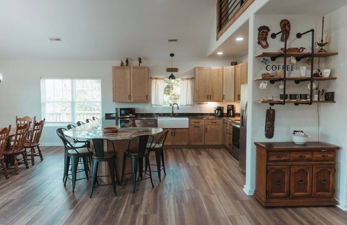 Union County Casa | 4 Acre Lake on 24 Acres Close to Charlotte ~ Eagleview Venue!