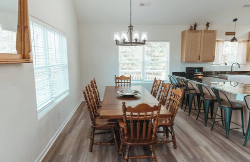 Union County Casa | 4 Acre Lake on 24 Acres Close to Charlotte ~ Eagleview Venue!