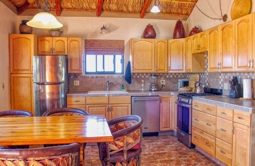 Los Zacatitos Casa | 4-bedroom house in beautiful Zacatitos with WiFi