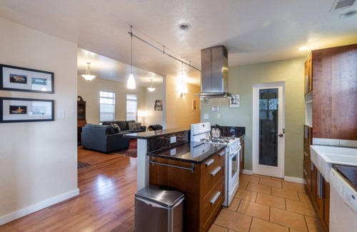 Barelas Casa | 4 bd, 2 1/2 bath, on 3rd, 4 blocks from downtown, filled with art and antiques