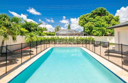 Boca Raton Casa | 4 BD 3BA Heated Pool Close to Beach
