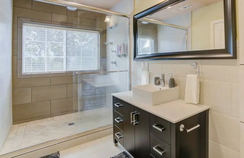 Fetters Hot Springs-Agua Caliente Casa | 4 BD/4 BA Modern Lux Sonoma Home w/ Game Room+BBQ