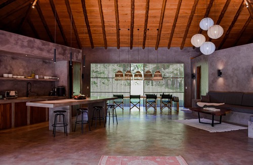 Los Pargos Casa | 4 bd, 4 bath, tranquil, chic design, single level, pool, star-link wifi
