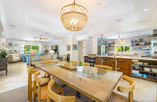 West Bay Casa | Playa de Siete Millas - Privada 4 bd 3 bth, Casa privada estilo resort con piscina