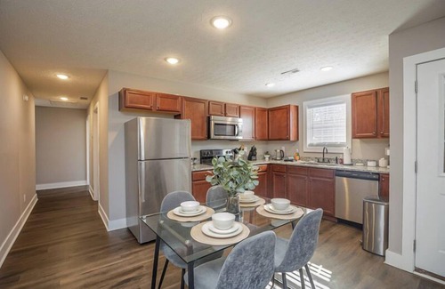 Bowling Green Apartamento | 4 BD Normalview: Comfort & Charm