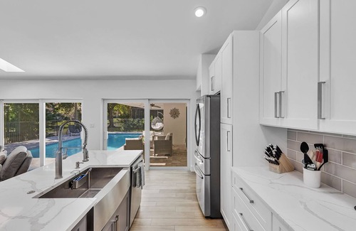 Coral Springs Casa | 4 BD PARADISE IN SUNNY FL WITH PRIVATE POOL.