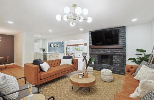 Far North Dallas Casa | 4-BD Serene Hideaway w Pool Foosball and Patio