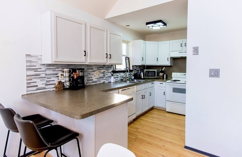 East Stroudsburg Casa | 4 BD Stylish Cottage W Private Pool & hot-tub by RedAwning