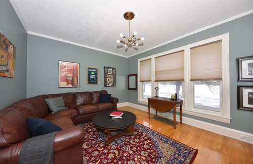 Brewers Hill Casa | 4 bd Victorian, close to downtown, great for groups and family gatherings