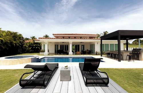 El Palmar Villa | Vista Mar es un destino de clase mundial para los amantes de la pesca y de los yates de élite