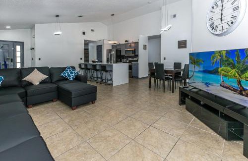 Westridge Villa | 4 bdr Villa With Heated Pool Near Disney