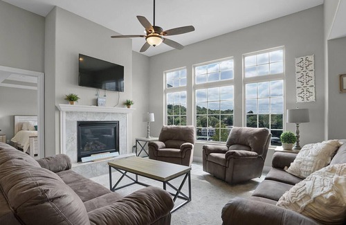 Linn Creek Casa | 4 bdrm/3.5bath at the 31 MM- mouth of Linn Creek (668)