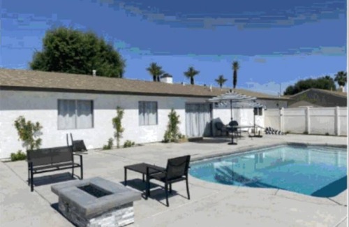 Indio Casa | 4 bdrm-Desert Oasis with HEATED POOL!