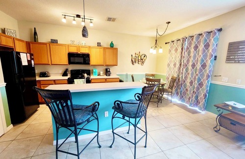 Windwood Bay Casa | 4 BDRM, SALA DE JUEGO, 2 BDRMS PRINCIPALES, 2 LIV RMS. 10MIN A DISNEY. PRV POOL SOL TODO EL DÍA