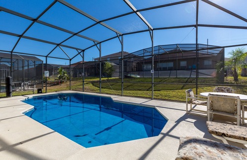 Windwood Bay Casa | 4 BDRM, SALA DE JUEGO, 2 BDRMS PRINCIPALES, 2 LIV RMS. 10MIN A DISNEY. PRV POOL SOL TODO EL DÍA