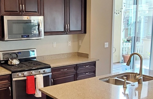 Martinez Casa | 4-bdrm home, WiFi, AC, storage, parking in quiet neighborhood. Pets, kids OK!