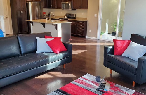Martinez Casa | 4-bdrm home, WiFi, AC, storage, parking in quiet neighborhood. Pets, kids OK!