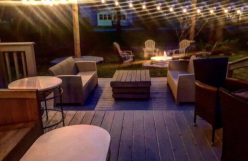 Geneva-on-the-Lake Casa | 4 BDRM House Sleeps 11 in the Heart of Geneva on the Lake