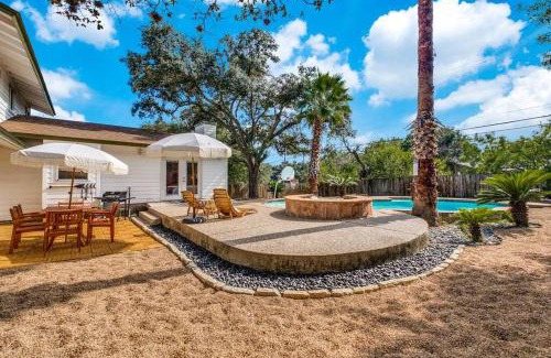 North San Antonio - SAT Casa | 4 Bdrms Heated Pool, Hot Tub, 10 Minutes to Downtown