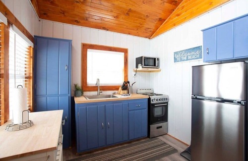 Greenbush Cabina | 4 Beachfront Cottages - New Bathrooms/Roofs!