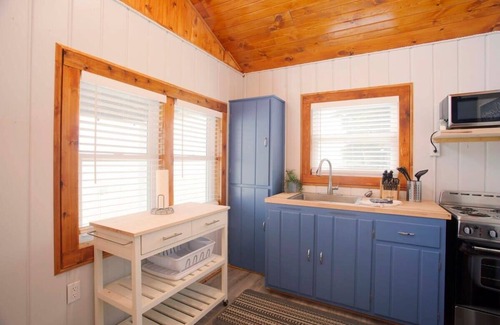 Greenbush Cabina | 4 Beachfront Cottages - New Bathrooms/Roofs!