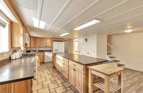 Canyon Rim Apartamento | 4 Bed, 1.5 Bath East SLC Apt - Blazing Google Fiber