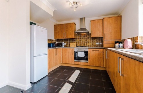 Liverpool Casa | 4 Bed+2.5 Bath|Contractors + Groups| Free Parking!