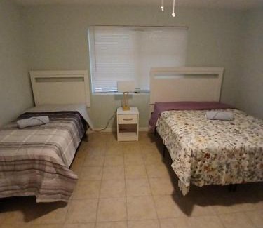 Singer Island Apartamento | 4 Bed 2 Bath on Singer Island