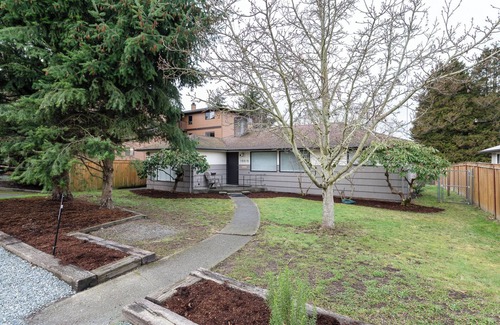 Seahurst Casa | 4 bed 2 bath retreat house only 12 miles from Seattle & Minutes 2 SeaTac Airport