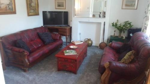 Dorchester Casa | 4 Bed-2 Bath-Sleeps 8-Large Garden-Pet Friendly