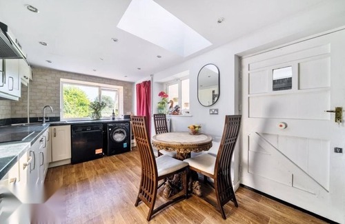 Dorchester Casa | 4 Bed-2 Bath-sleeps 8-large Garden-pet Friendly