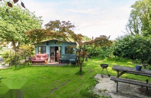 Dorchester Casa | 4 Bed-2 Bath-sleeps 8-large Garden-pet Friendly