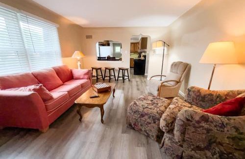 Anchor Bay Harbor Apartamento | 4 Bed, 2 Bath, Upper Flat