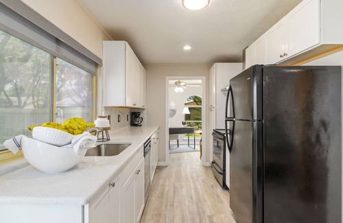 The Colony Casa | 4 Bed, 2 Bath with Tons of Amenities!
