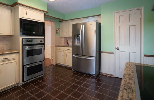 Barker Casa | 4 bed/3.5 bath home away from home in Katy, Texas.