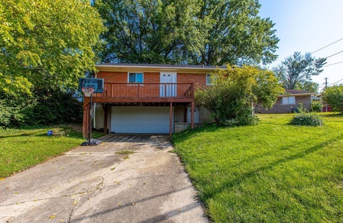 Winchester Casa | 4 Bed 3 bath clean , spacious all brick home , welcome families and work groups