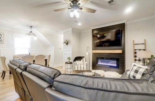 Spanish Wells Casa | 4 Bed 35 BA 1K 3Q 2T Sleeper Sofa Park 3 Cars Bikes & Beach Gear included