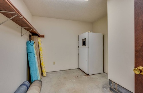 Kingsport Casa | 4 bed 4 bath pool and hot tub overlooking the river