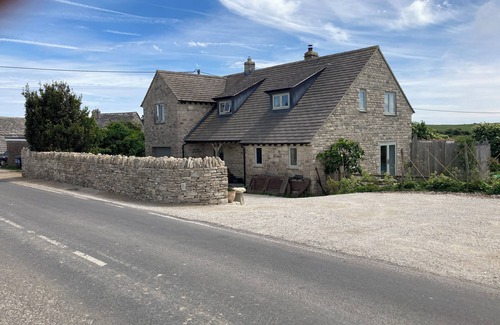 Langton Matravers Casa | 4 Bed, 4 Bathroom Coastal Views Spacious living area