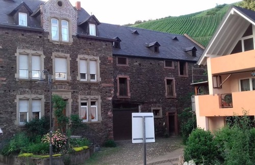 Dhron Apartamento | 4-bed apartment - vacation apartment Gorges "Im Hof"