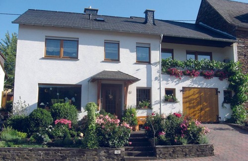 Dhron Apartamento | 4-bed apartment for 2 persons with 2 bedrooms - Ferienwohnung Gorges