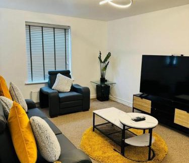 Peterborough Casa | 4-Bed Charming Pet-Friendly House w Garden