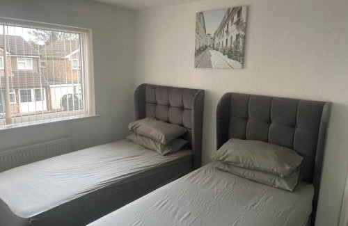 Stonnall Casa | 4 Bed Comfy House in Birmingham