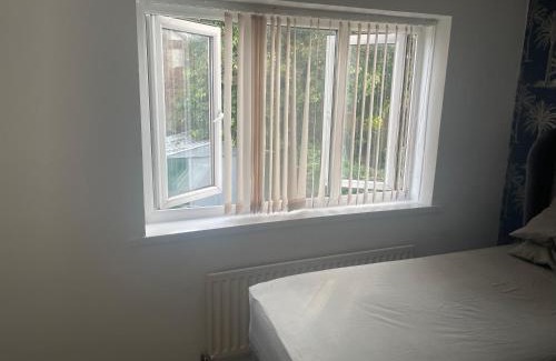 Stonnall Casa | 4 Bed Comfy House in Birmingham