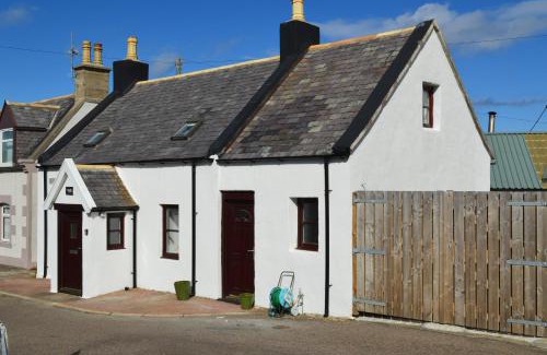 Buckie Casa | 4-Bed Cottage in Portknockie Near Cullen Moray