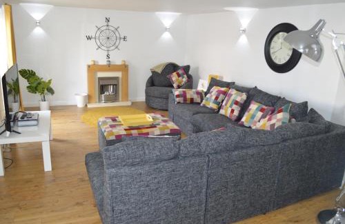 Buckie Casa | 4-Bed Cottage in Portknockie Near Cullen Moray